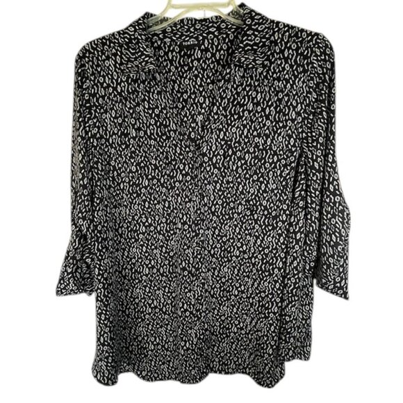 Torrid Black & White Print Button Front Blouse with Front Pockets- Size 3 -22/24 - Picture 8 of 10